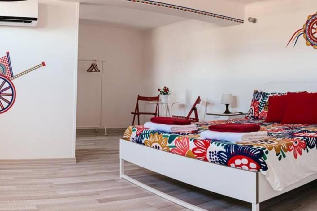 Attico In Pieno Centro Storico Di Catania Apartment Ngoại thất bức ảnh